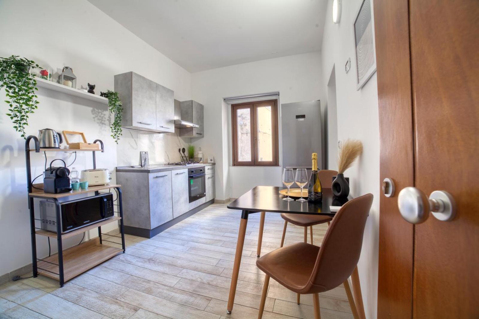 Sassari-Centro Elegante Appartamento Con Wifi E Netflix Luaran gambar